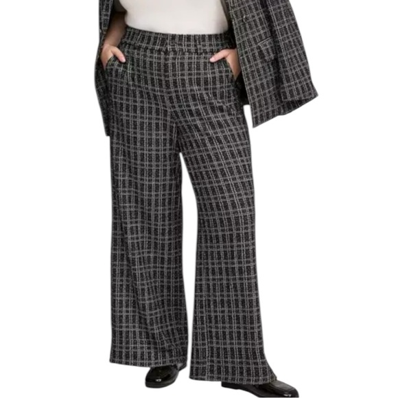 Size 16: Torrid Pull-On Wide Leg Boucle High Rise Pant - Picture 2 of 5